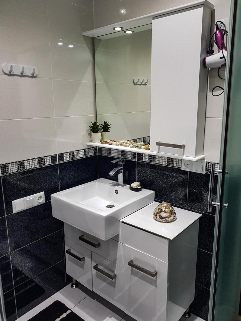 Hotel T Apartment โกนิโอ ภายนอก รูปภาพ