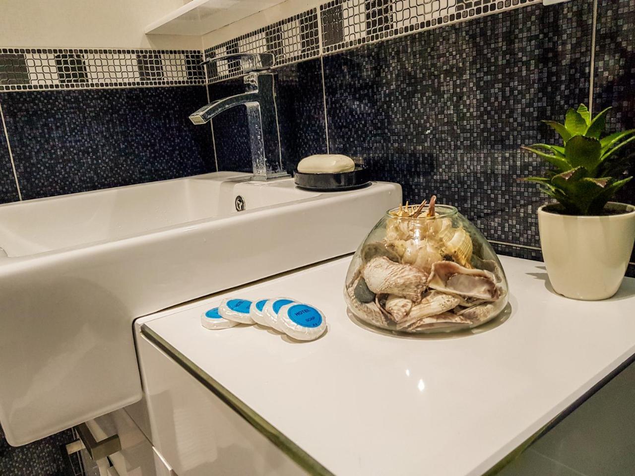 Hotel T Apartment โกนิโอ ภายนอก รูปภาพ